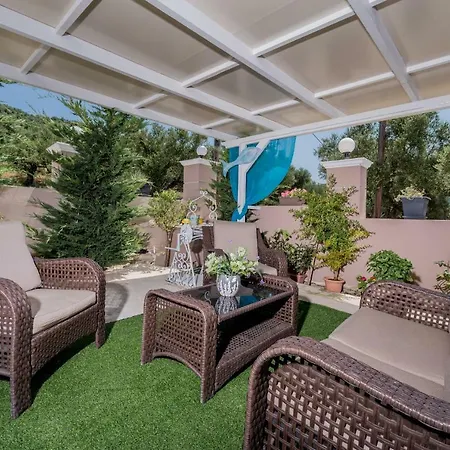 Dionysia Apartment *